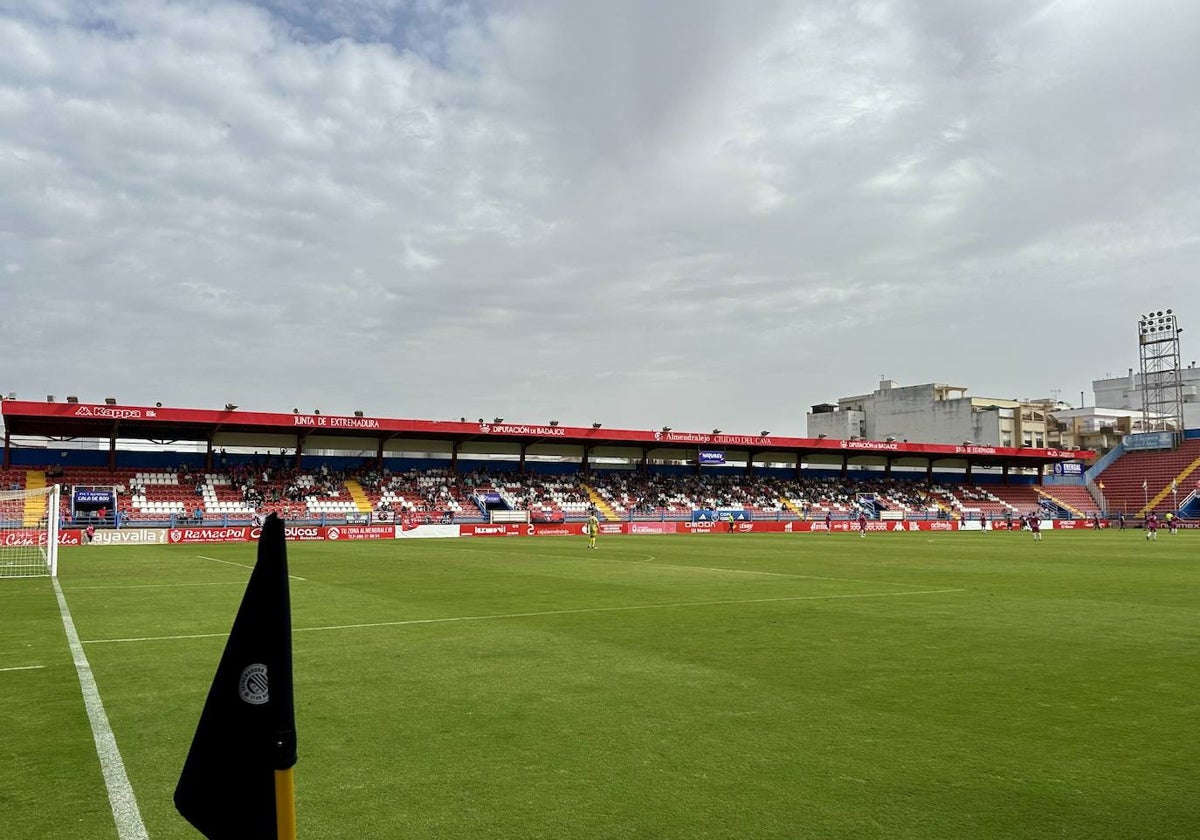 El estadio Francisco de la Hera será sometido a unos trabajos de mejora del césped.