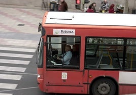 Un vehículo de Busursa cuando se ocupaba del transporte público en Cáceres.