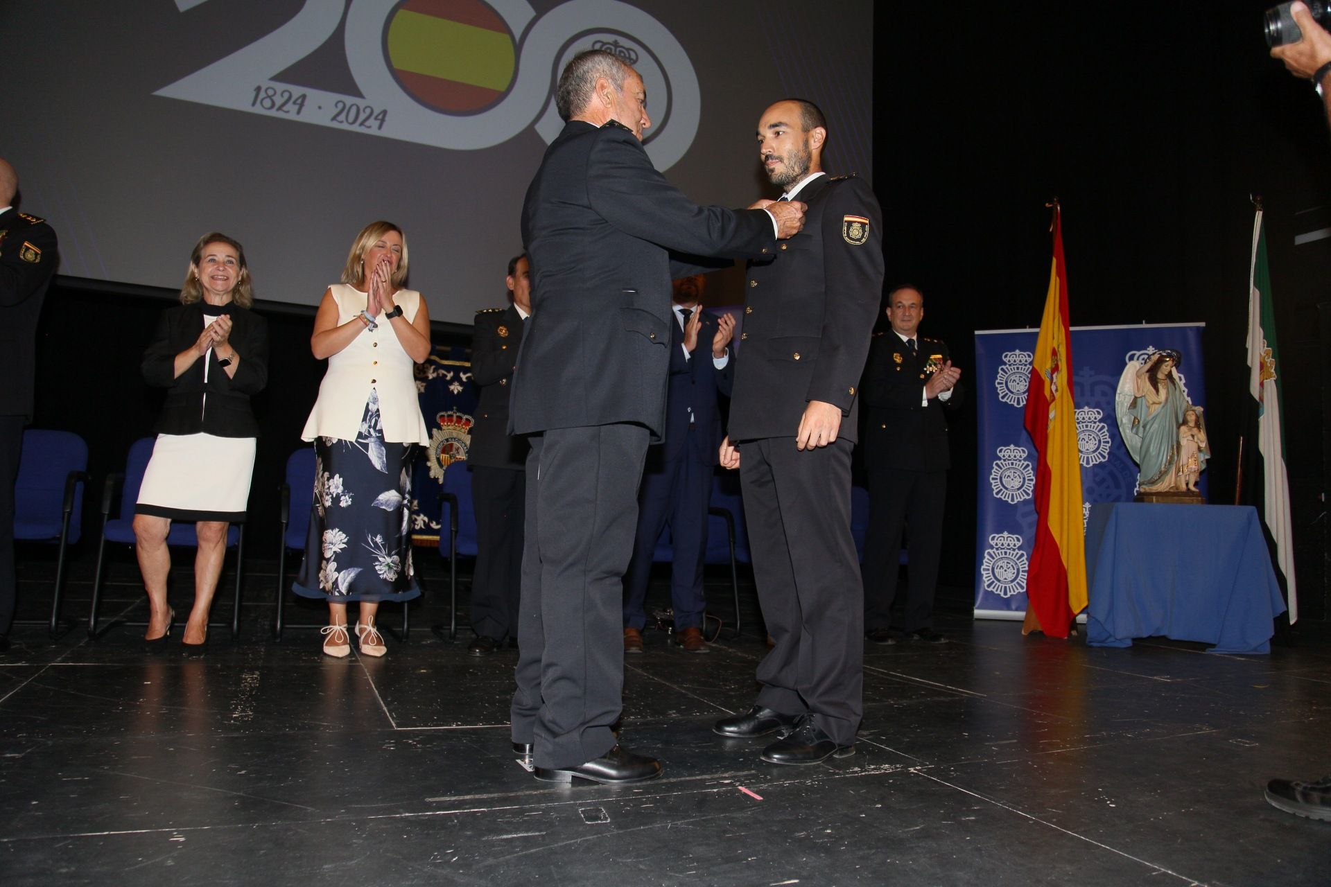 La Policía Nacional celebra en Mérida el día de su patrón