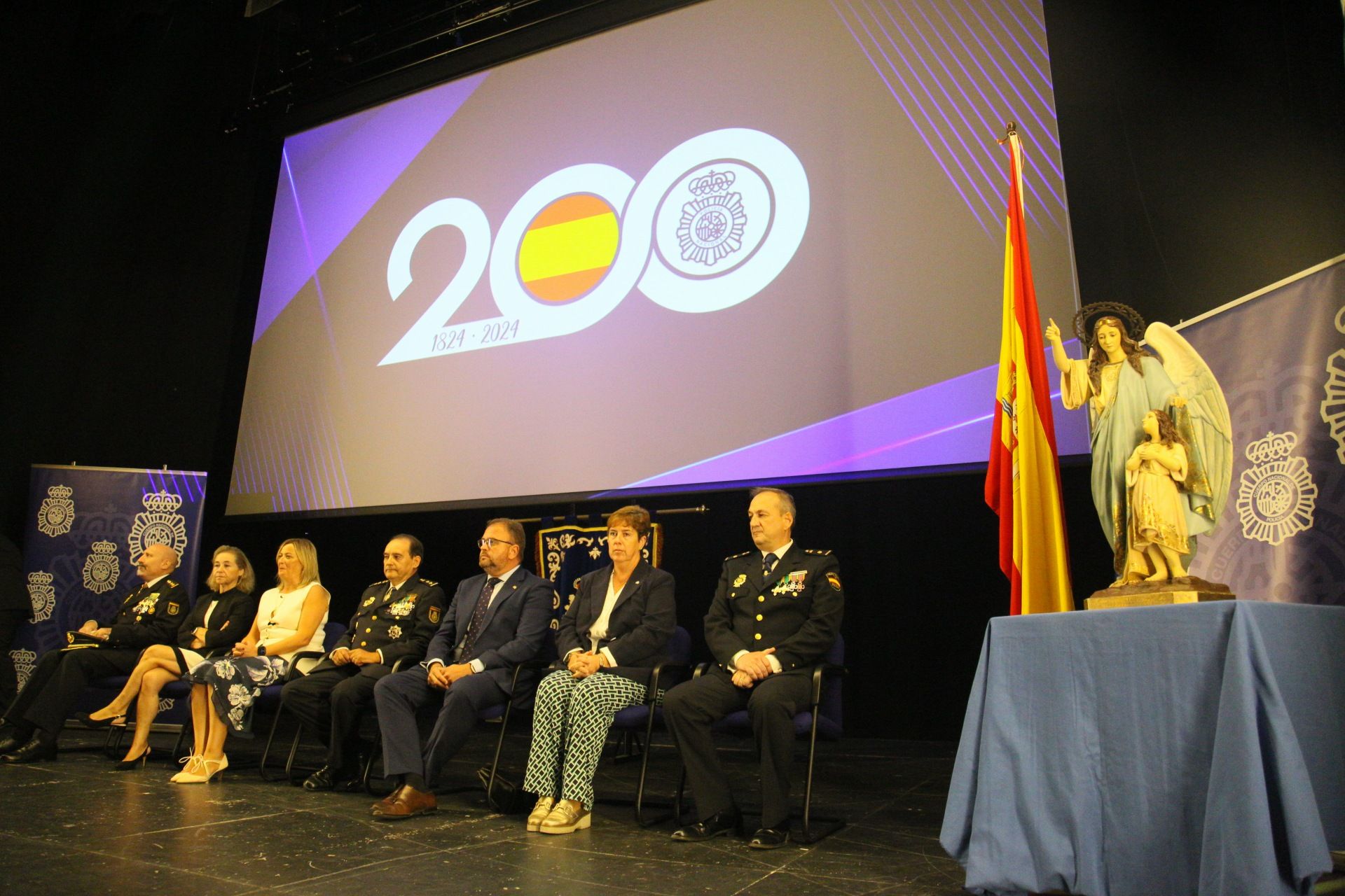 La Policía Nacional celebra en Mérida el día de su patrón