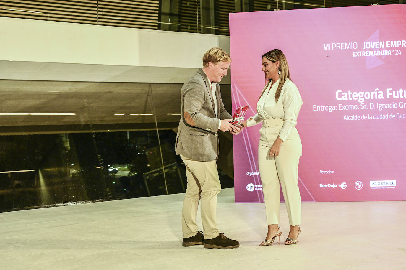 La gala de la VI Edición de los Premios Joven Empresario de Extremadura 2024, en imágenes