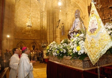Cáceres arropa a su patrona en el broche pontifical a un Centenario «para recordar»