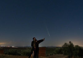 El cometada captado desde el norte de Guareña, a unos cuatro kilómetros del casco urbano.