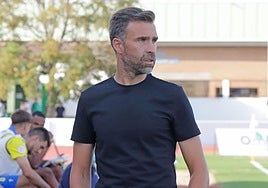 Alberto Cifuentes, en un partido del Cádiz B en Villanueva en 2021.