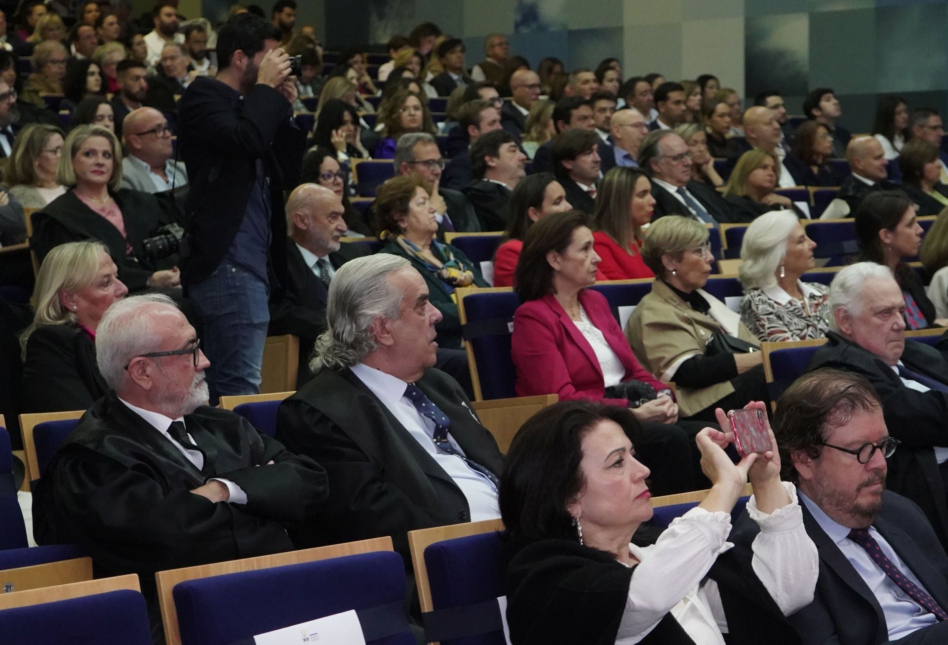 Fotos | Entrega de medallas a abogados veteranos en Badajoz