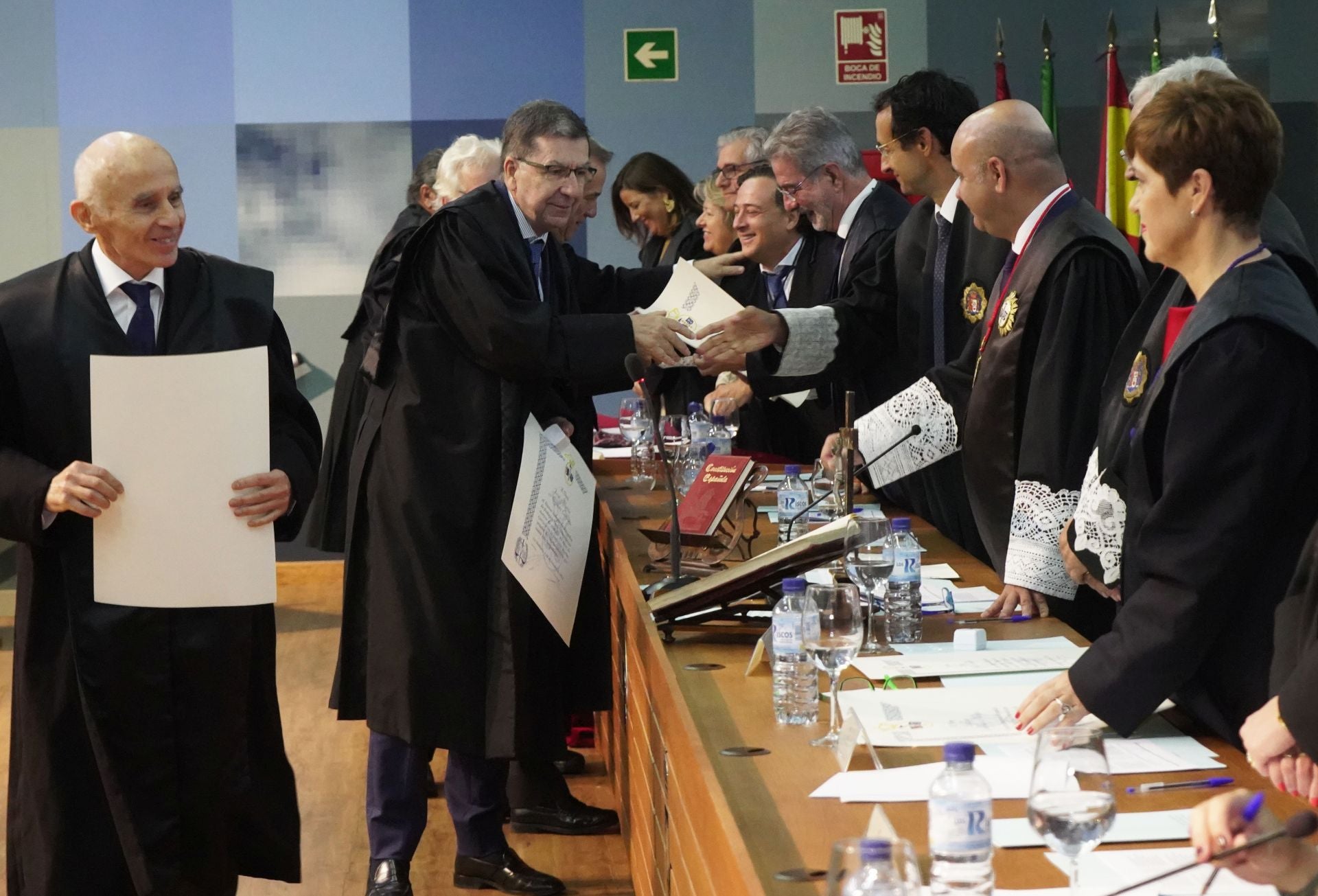 Fotos | Entrega de medallas a abogados veteranos en Badajoz