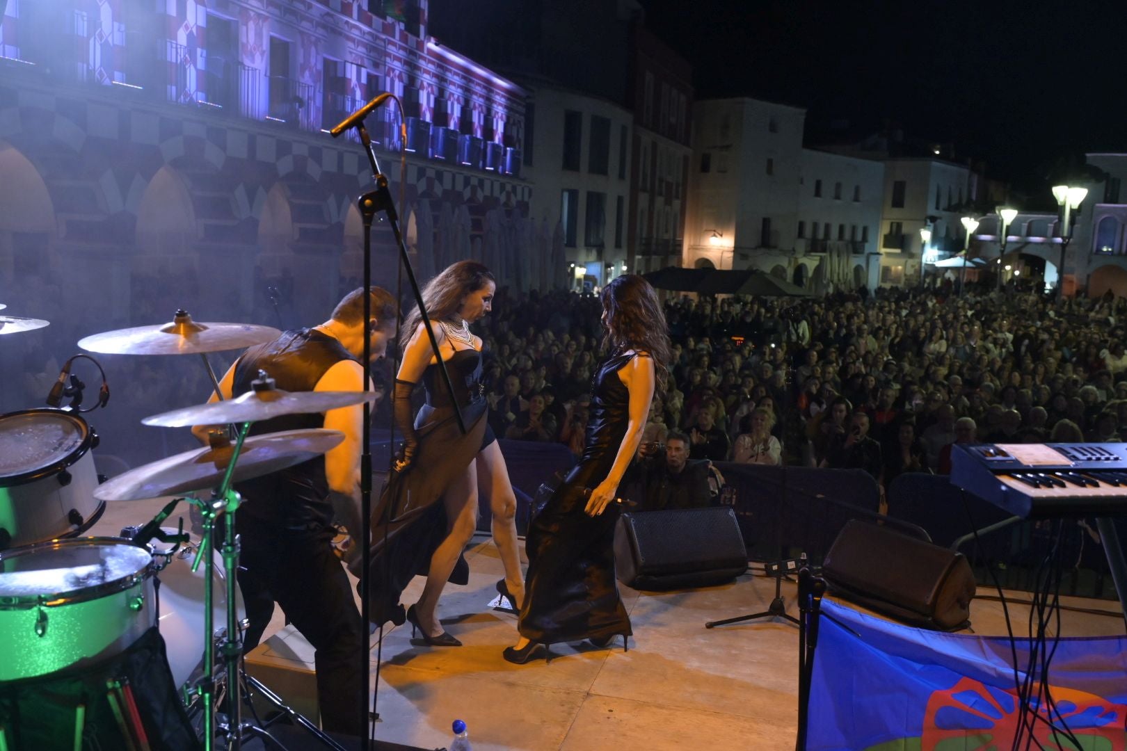 Fotos | Las mejores imágenes del concierto de Azúcar Moreno en Badajoz