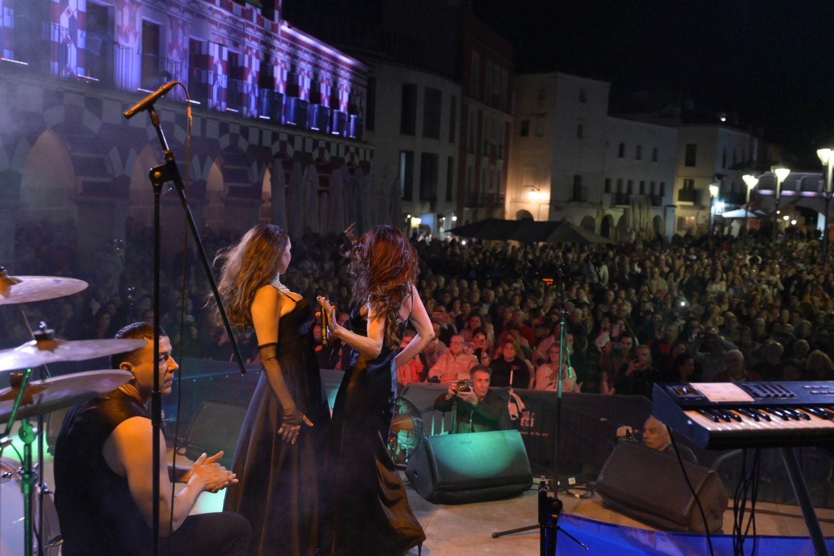 Fotos | Las mejores imágenes del concierto de Azúcar Moreno en Badajoz