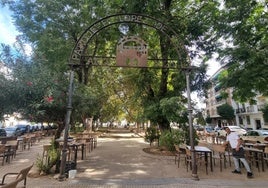 Entrada al Parque López de Ayala por la Rambla.