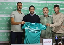 Alberto Cifuentes y Edu Jurado, a los lados, junto a Ocaña y Nieto.