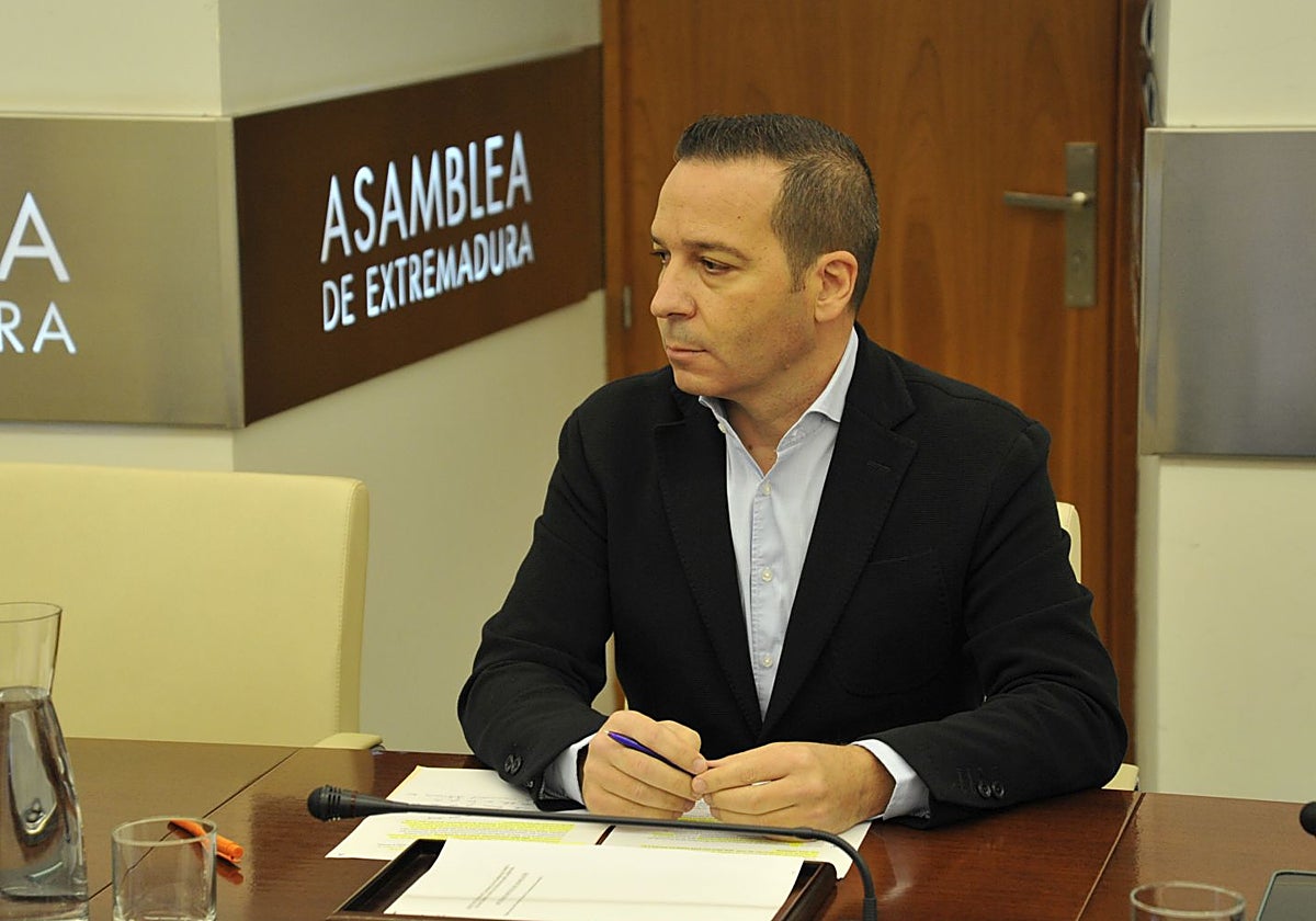 Óscar Fernández, portavoz de Vox, en la Comisión de Presidencia en la que ha comparecido la directora de UNRWA España.