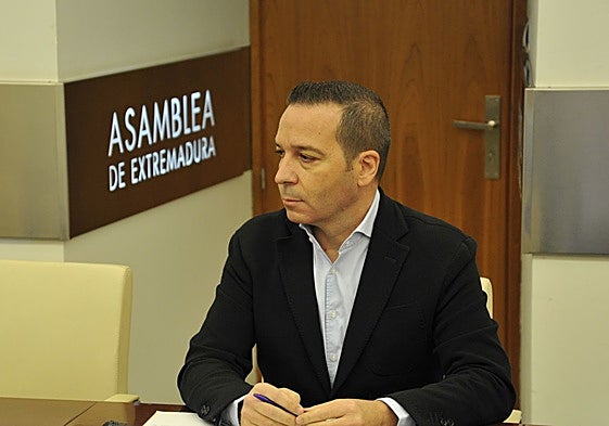 Óscar Fernández, portavoz de Vox, en la Comisión de Presidencia en la que ha comparecido la directora de UNRWA España.