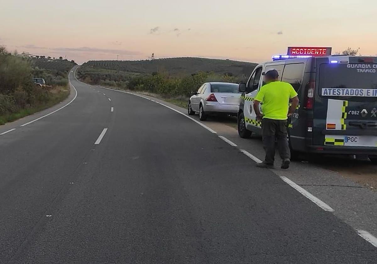 Momentos posteriores al siniestro ocurrido cerca de Mohedas de Granadilla.