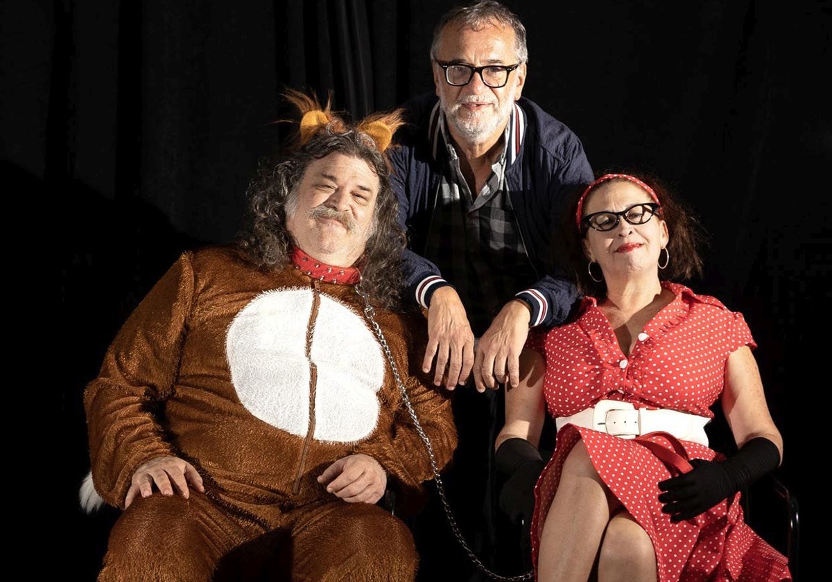 Alonso Torres y Raquel Jiménez junto a Marce Solís.