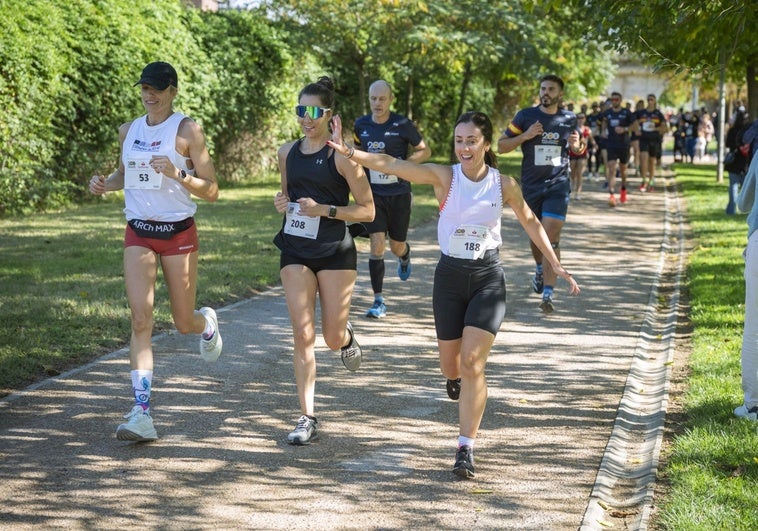 Participantes este domingo en la carrera popular celebrada en Badajoz y organizada por la Policía Nacional.