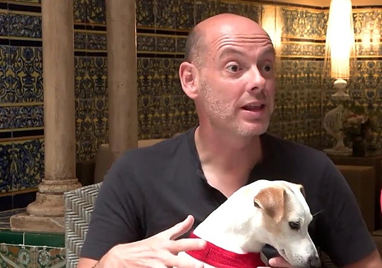 Pablo y Pipper están recorriendo diversas localidades extremeñas como Olivenza,