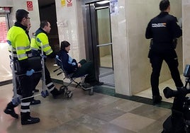 El procesado ha entrado de los juzgados en una silla de ruedas.