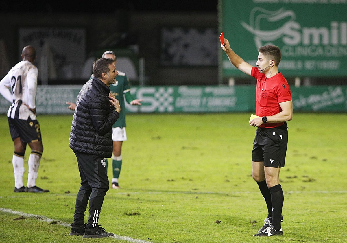 Cobos fue expulsado el año pasado en la eliminatoria copera ante el Castellón.