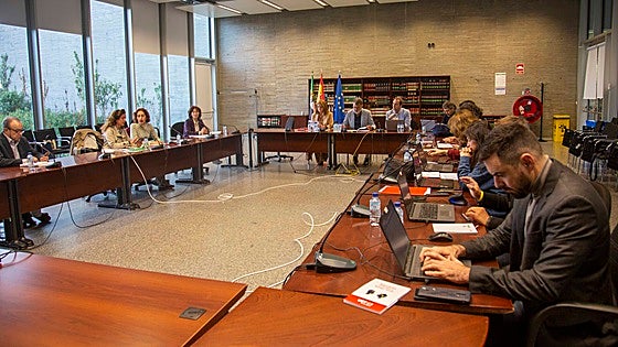 Educación saca sin el consenso con los sindicatos 279 plazas para las oposiciones de Secundaria
