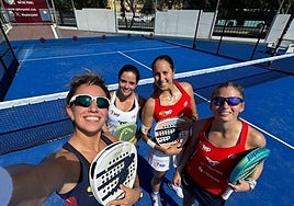 Paula Josemaría (segunda por la izquierda) junto a Bea González, Gemma Triay y Alejandra Salazar.