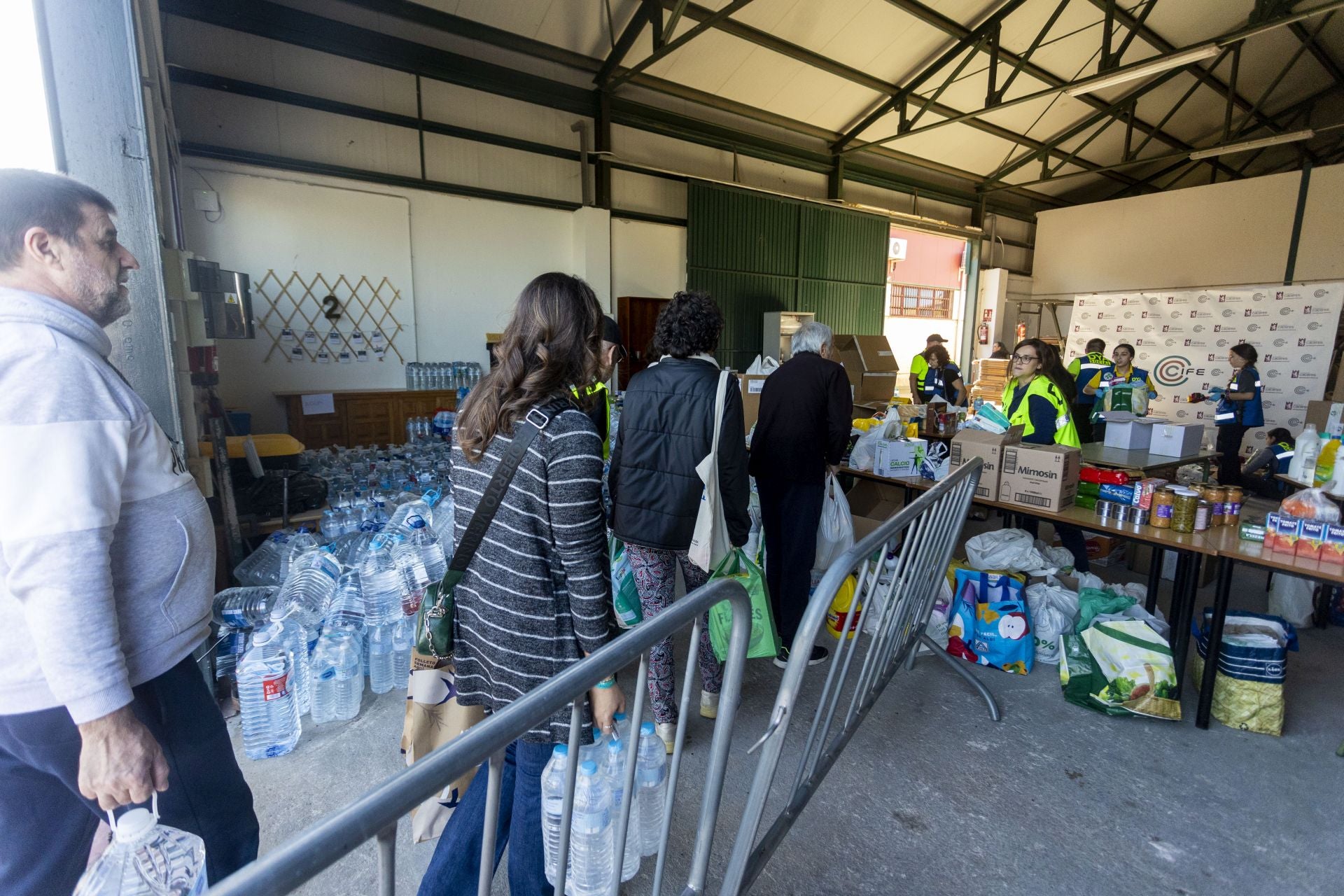 Fotos | Cáceres se moviliza para ayudar a los afectados por la DANA