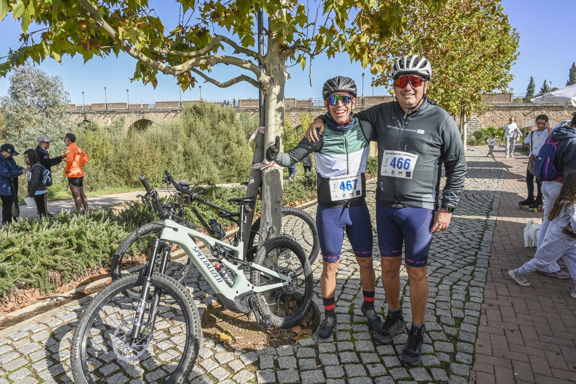 Fotos | Badajoz se solidariza corriendo con los afectados por la DANA