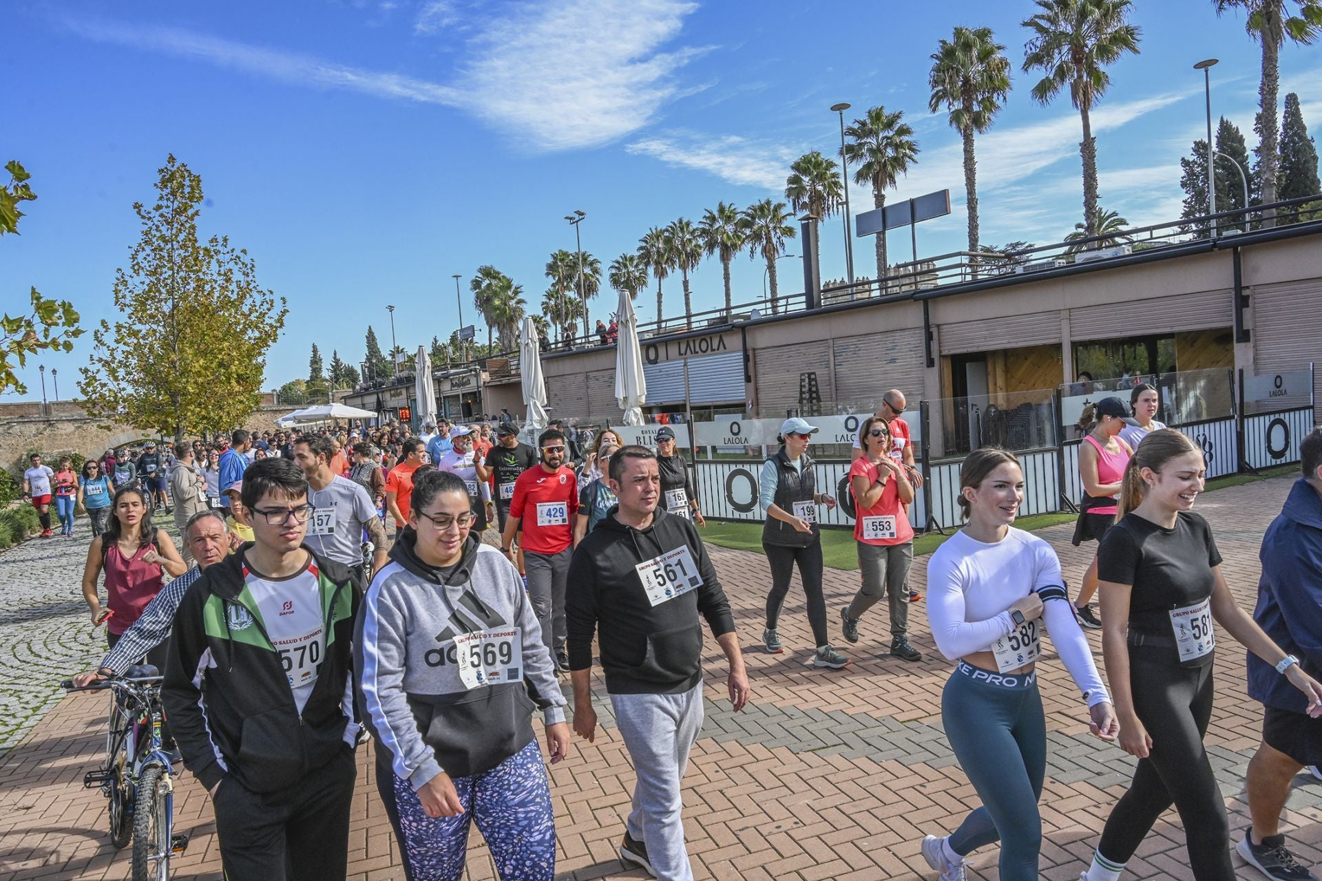 Fotos | Badajoz se solidariza corriendo con los afectados por la DANA