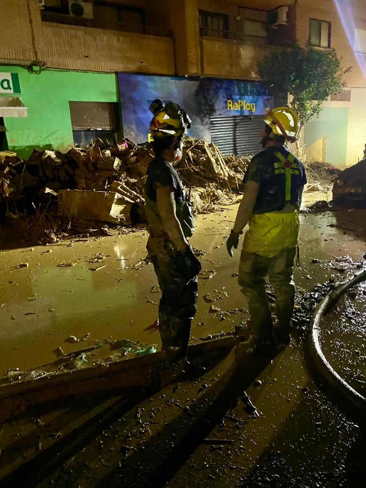 El segundo contingente de la Diputación de Cáceres continuará trabajando en la zona en las tareas de reconstrucción con la maquinaria pesada desplazada hasta el lugar.