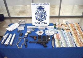 Incautadas distintas cantidades de heroína, cocaína, hachís y marihuana.