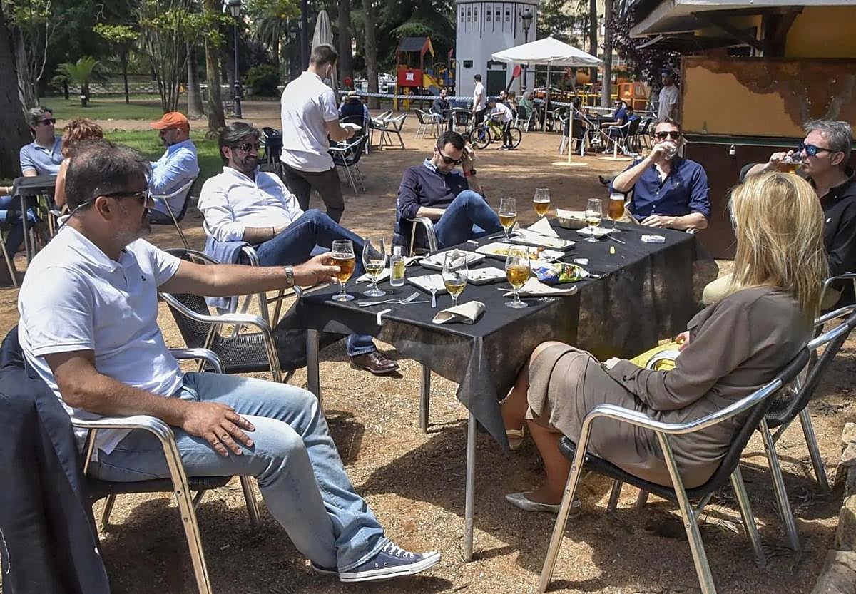 Imagen de archivo de una terraza en Badajoz.
