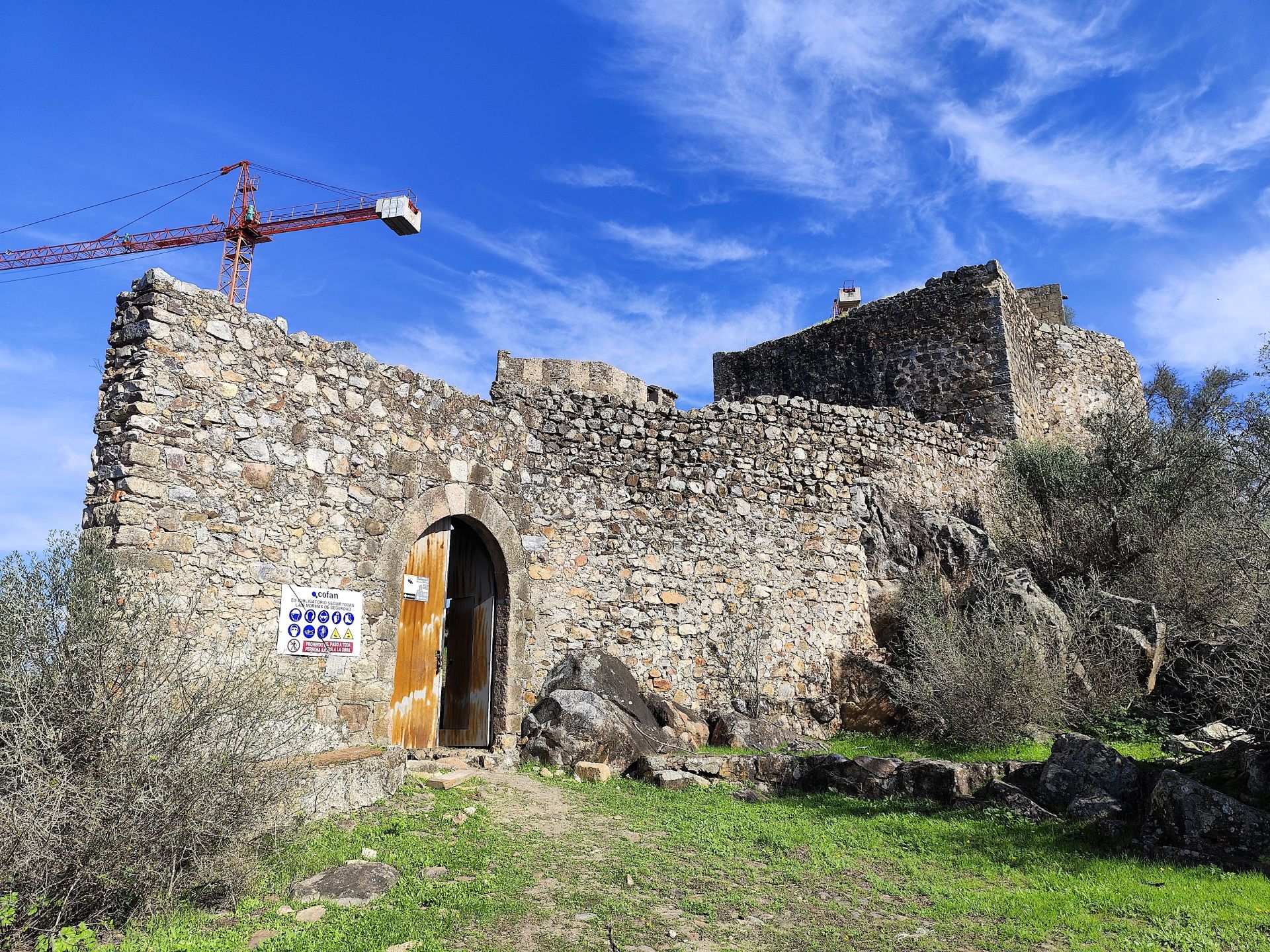 Obras de conversión del Castillo de Azagala en establecimiento hotelero