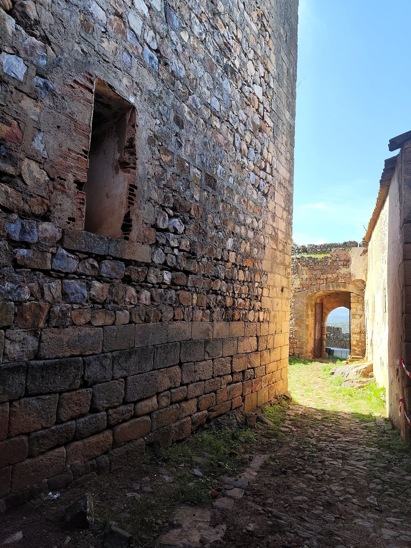 Obras de conversión del Castillo de Azagala en establecimiento hotelero