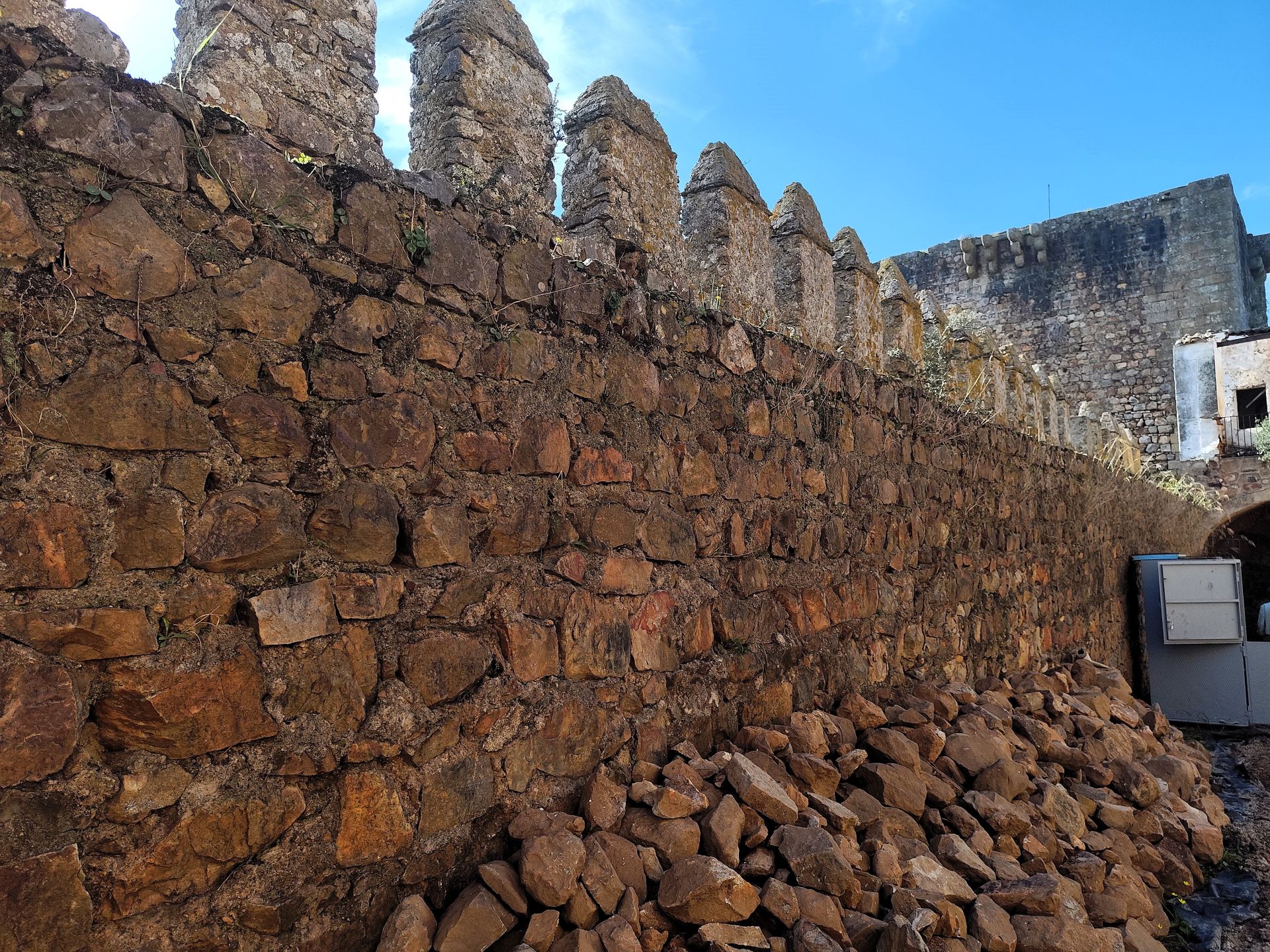 Obras de conversión del Castillo de Azagala en establecimiento hotelero