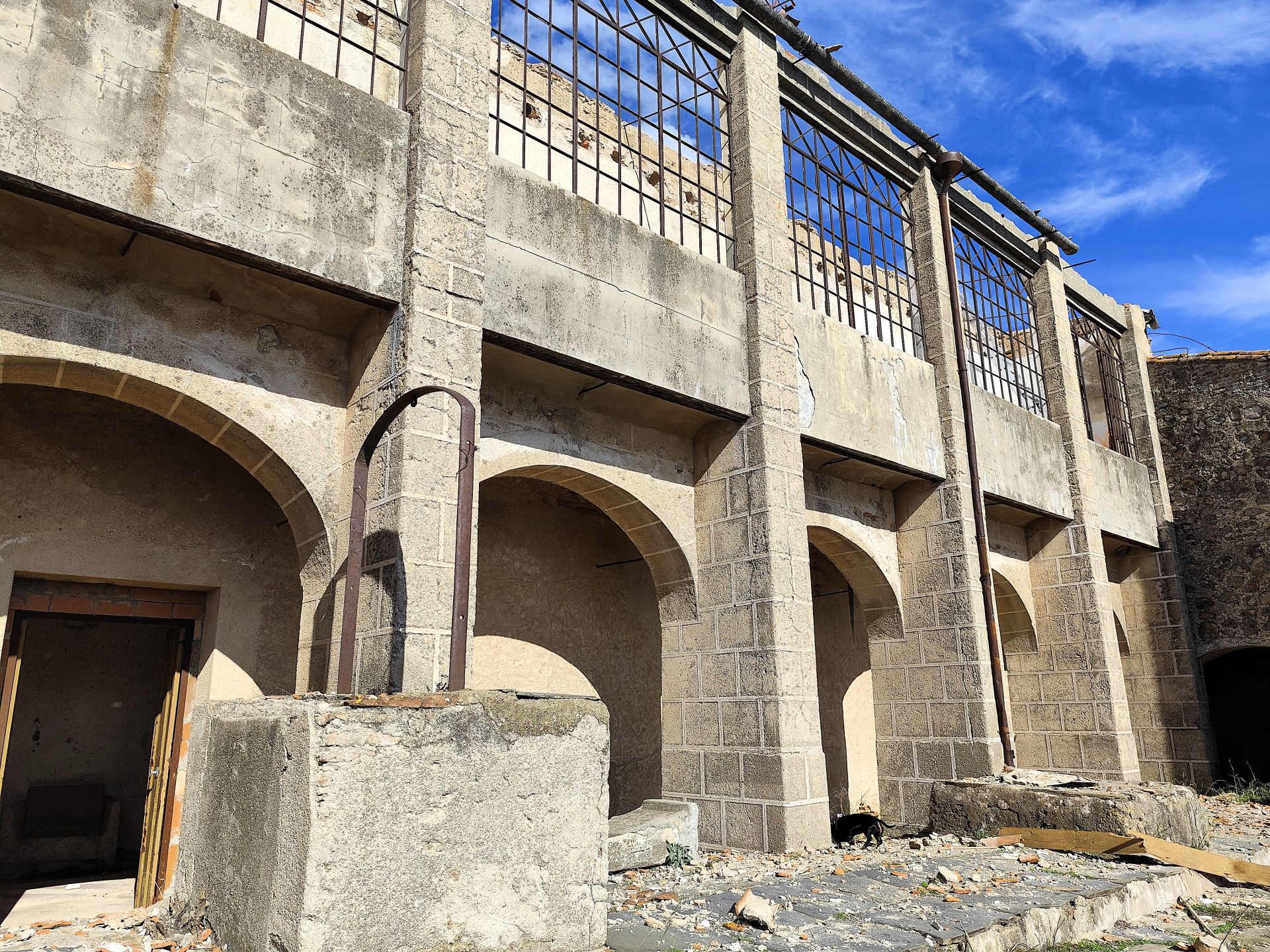 Obras de conversión del Castillo de Azagala en establecimiento hotelero