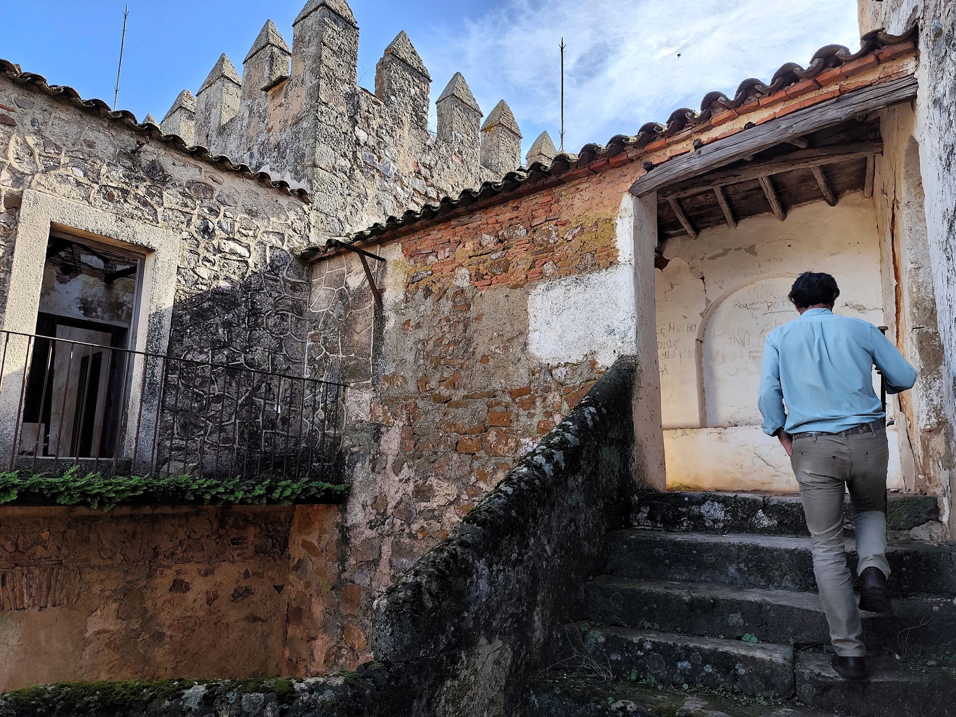 Obras de conversión del Castillo de Azagala en establecimiento hotelero