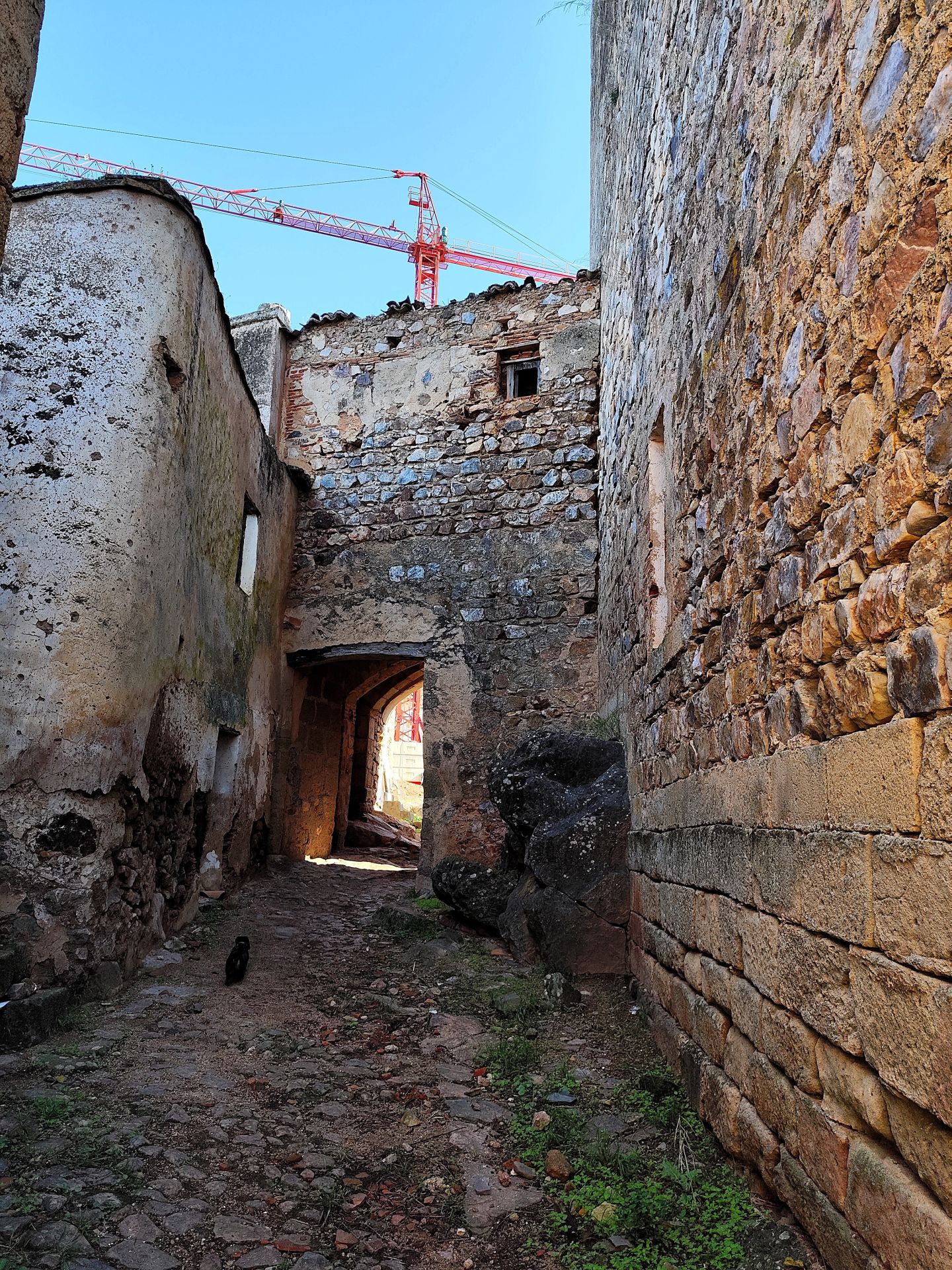 Obras de conversión del Castillo de Azagala en establecimiento hotelero