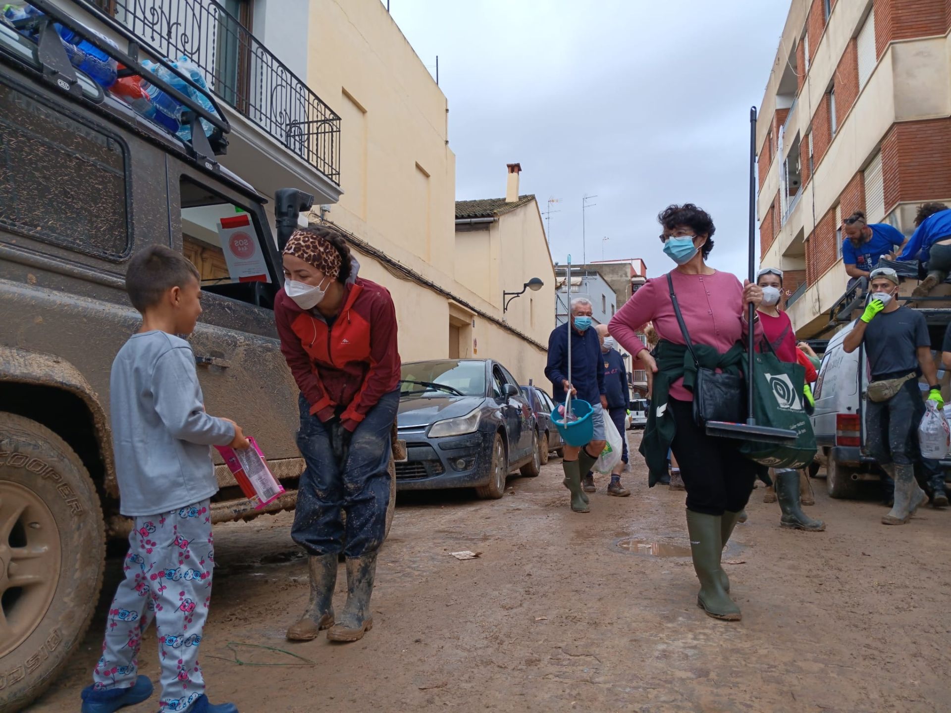 Extremeños que llevan a Valencia «lo que la gente necesite»