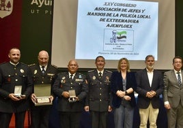 La presidenta de la Asamblea destaca que es esencial el trabajo que realizan las Fuerzas y Cuerpos de Seguridad