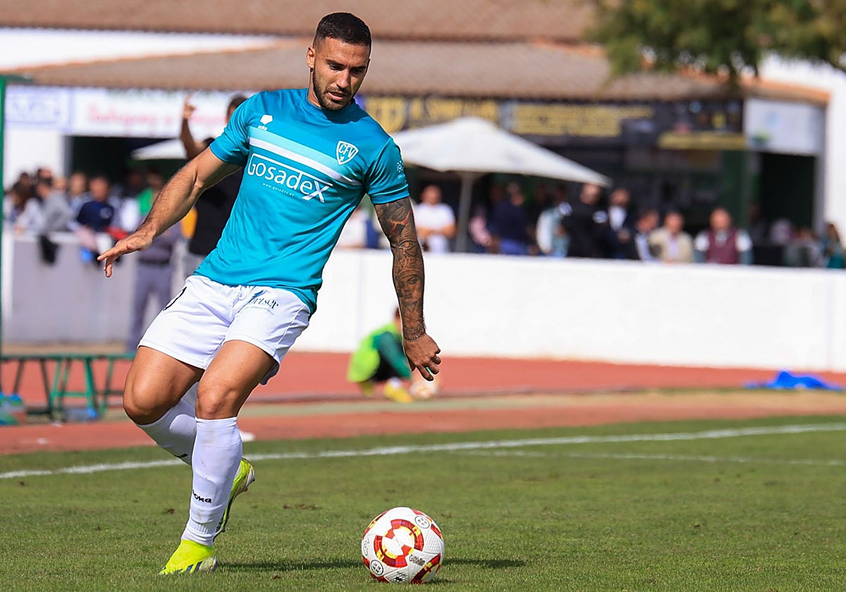 Iván Robles, sancionado, es una de las ocho bajas seronas.