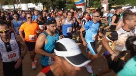 Salida de la media maratón en el recinto ferial de Elvas.