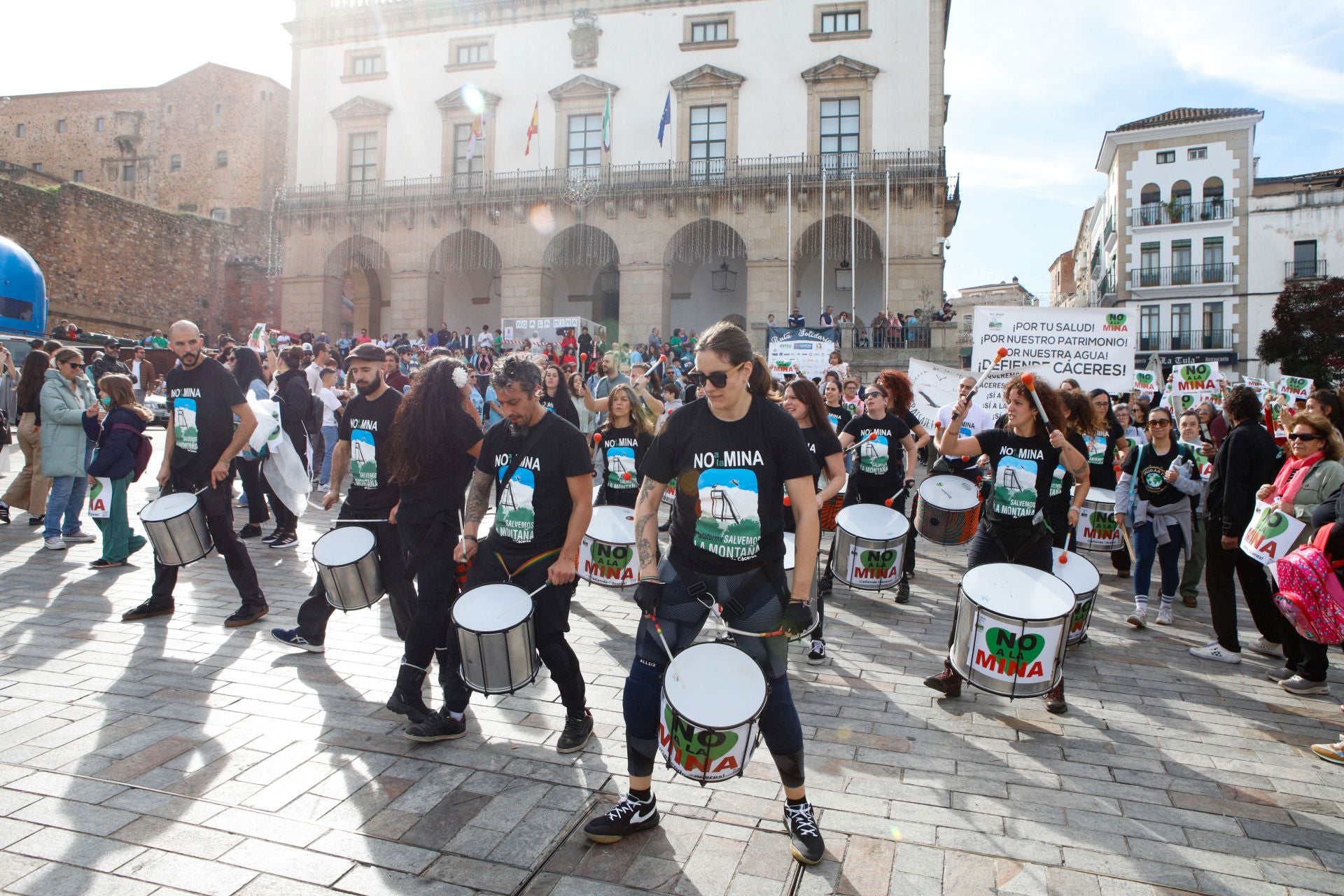 Manifestación contra la mina de Cáceres