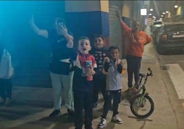 Los voluntarios de la localidad pacense de Zahínos han sido recibidos entre aplausos y vítores.