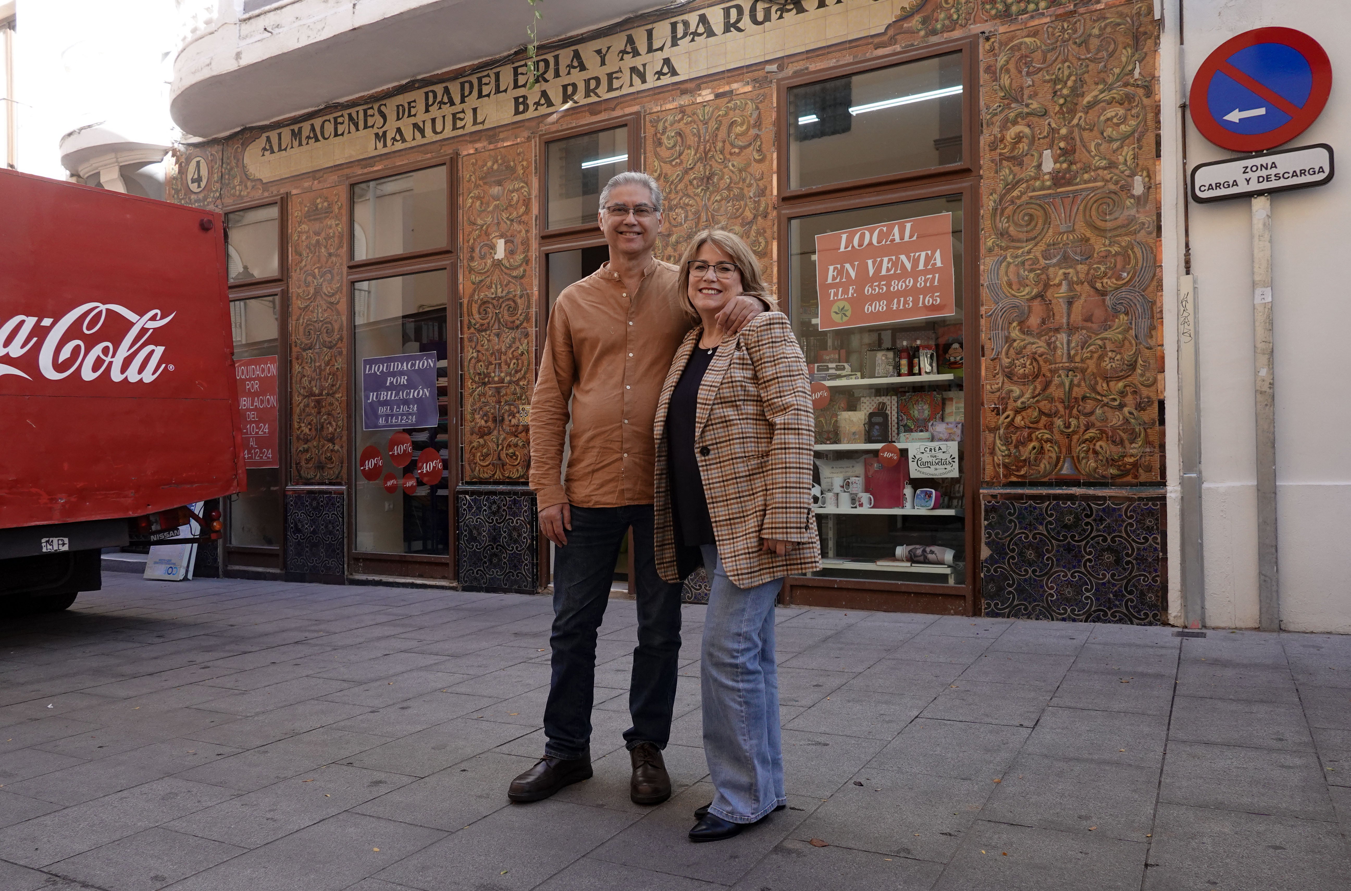Rafael Barrena y María Vázquez a las puertas de Copitur.