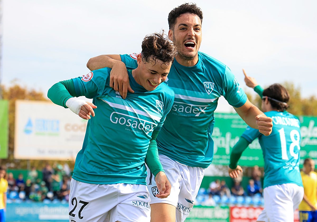 Viti y Rusi celebran el cuarto gol del pasado domingo.