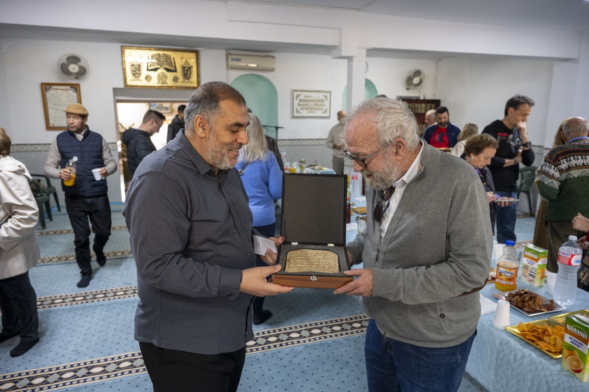 La mezquita pacense celebra su tradicional jornada de puertas abierta