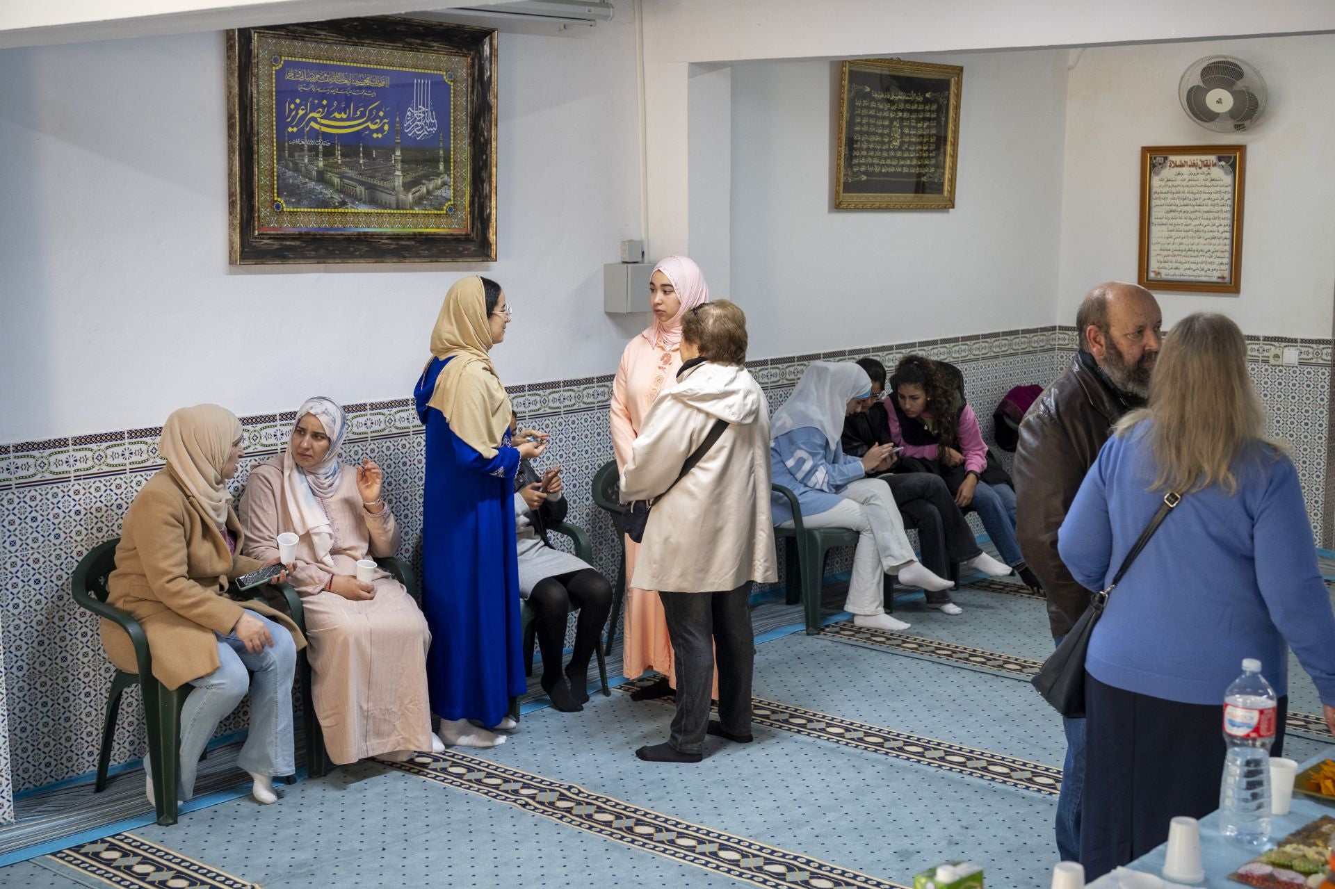 La mezquita pacense celebra su tradicional jornada de puertas abierta