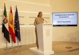 La presidenta de la Junta, María Guardiola, en una comparecencia.