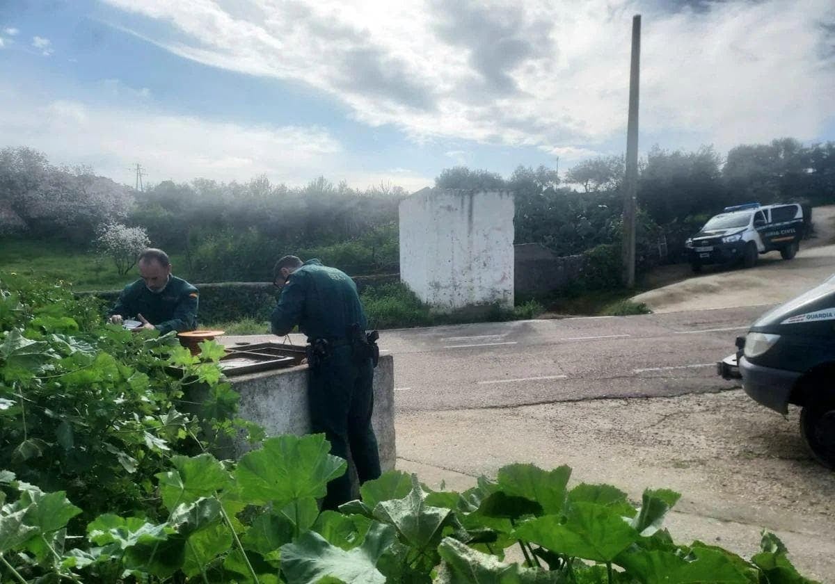 La Guardia Civil revisó los pozos para intentar localizar al desaparecido.