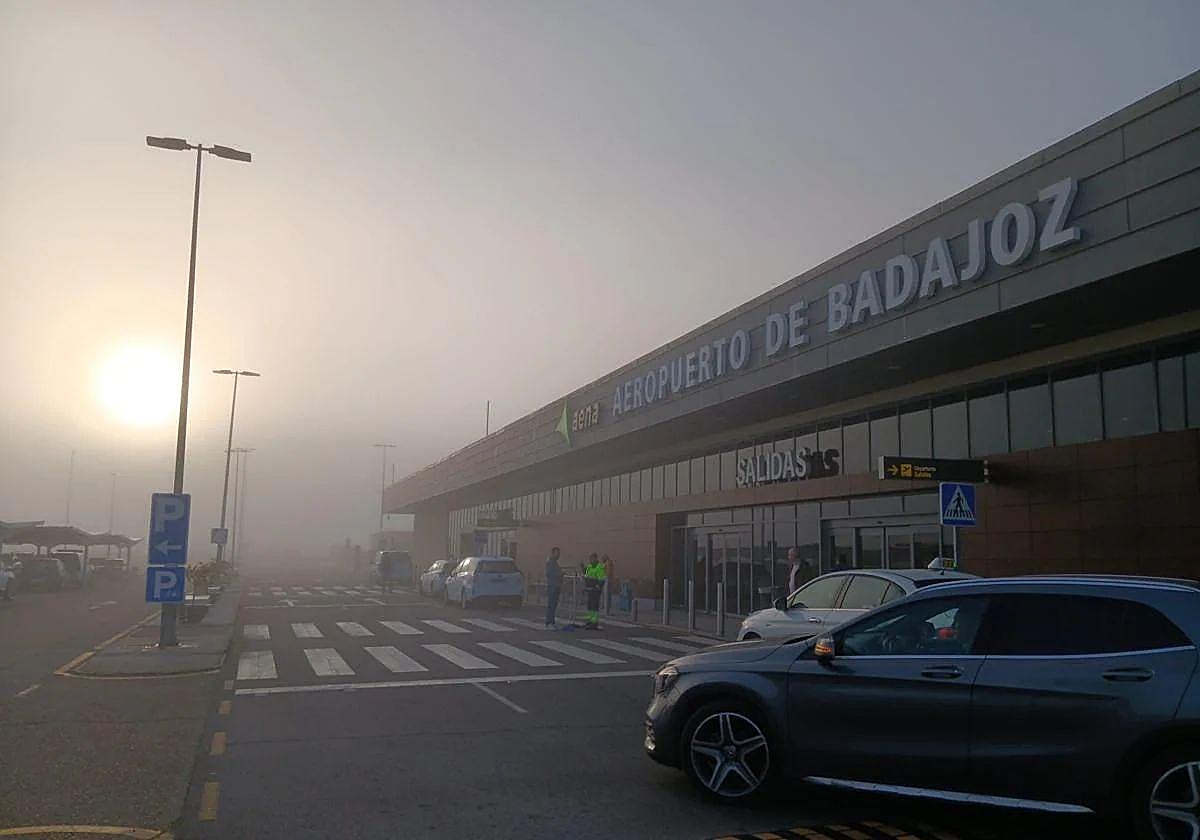 La niebla también retrasó los vuelos hace menos de dos semanas en el aeropuerto de Badajoz.