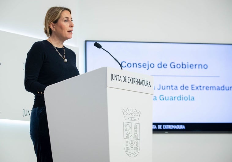 María Guardiola, presidenta de la Junta de Extremadura, en su comparecencia de este martes.